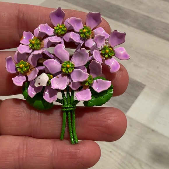 Accessories - Enamel Green Leave Purple Flower Bouquet Brooch